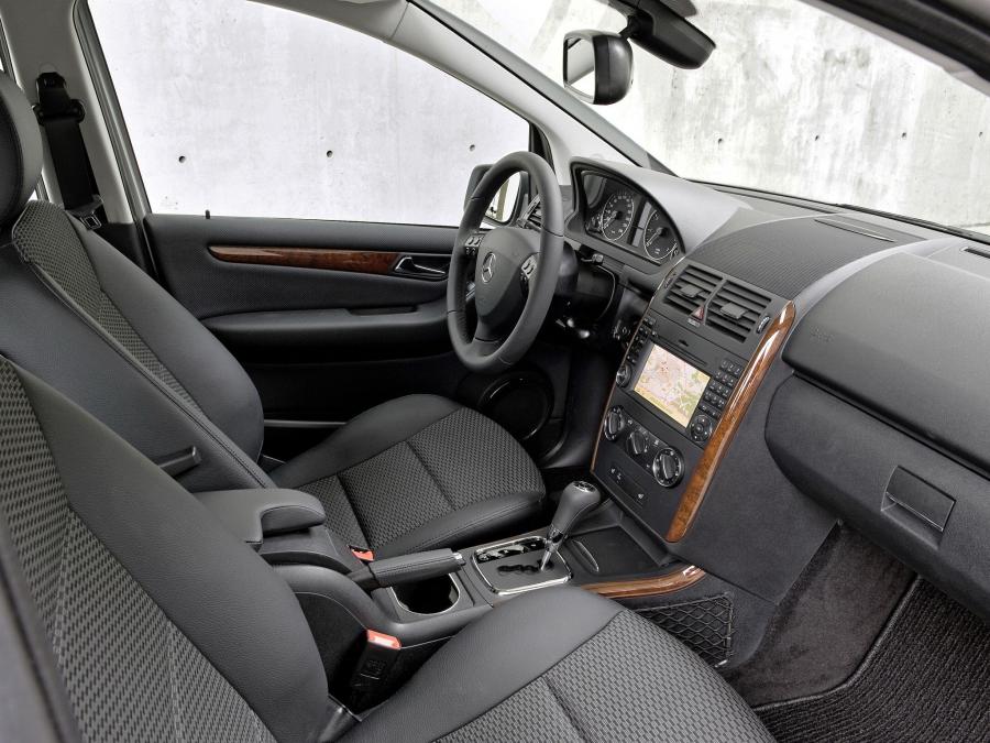  Mercedes-Benz A170 5-Door 2008 года  (фото 15 из 22)